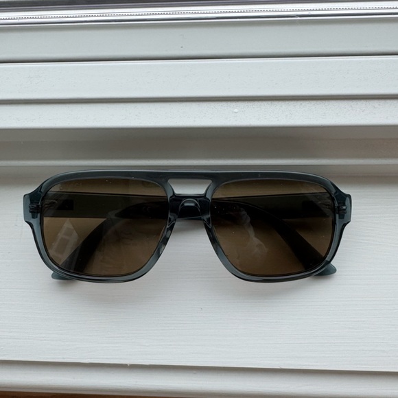 Gucci grey aviator style Sunglasses - Picture 1 of 6